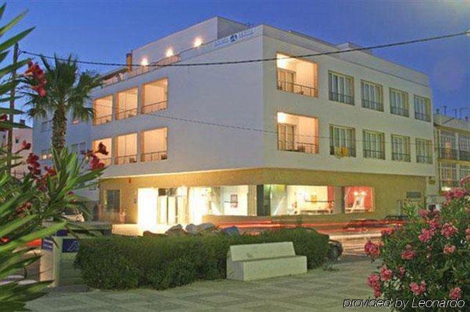 阿迪亚法酒店 巴尔巴特 外观 照片